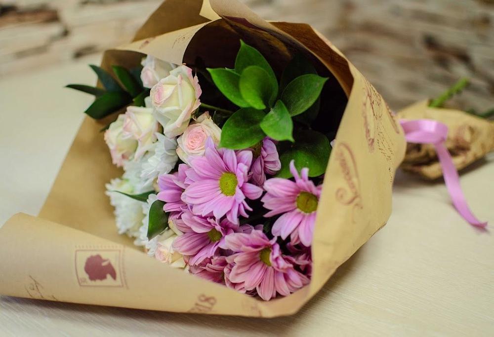 Букет цветов из: Розы и Хризантемы в Космодемьянский