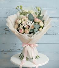 Букет цветов из:  Розы и Лизиантусы в Космодемьянский