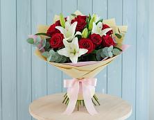 Букет цветов из:  Лилии и Розы в Космодемьянский
