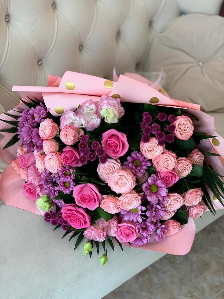 Букет цветов из: Хризантемы, Розы и Лизиантусы в Космодемьянский