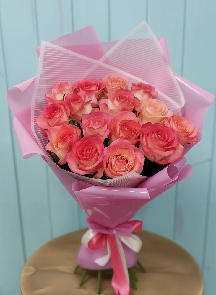 Букет 15 Розовых роз Равель в Космодемьянский