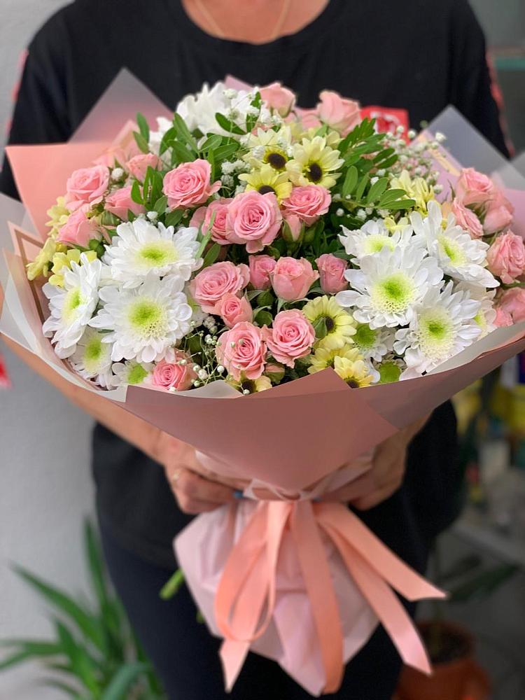 Букет цветов из: Розы и Хризантемы в Космодемьянский