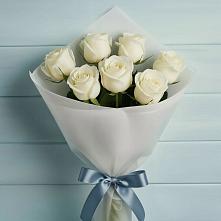 Букет 7 Белых роз Эдлесс Лав в Космодемьянский
