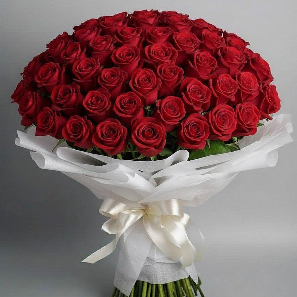 Букет 101 Красная роза Блэк Мэджик в Космодемьянский