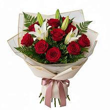 Букет цветов из:  Лилии и Розы в Космодемьянский