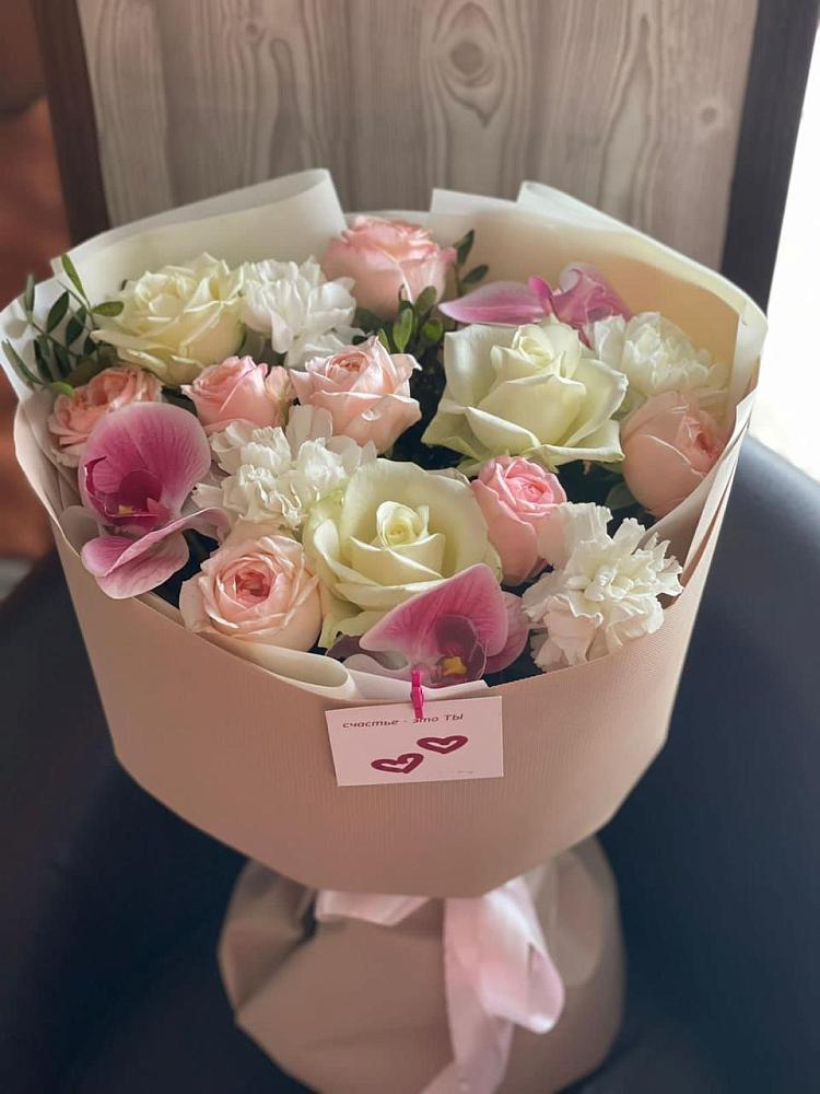 Букет цветов из: Орхидеи, Розы и Гвоздики в Космодемьянский