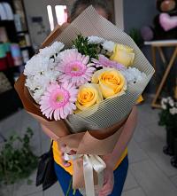 Букет цветов из:  Герберы, Розы и Хризантемы в Космодемьянский