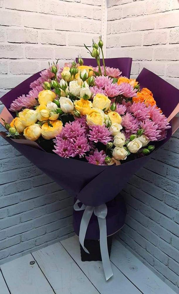 Букет цветов из: Хризантемы и Розы в Космодемьянский