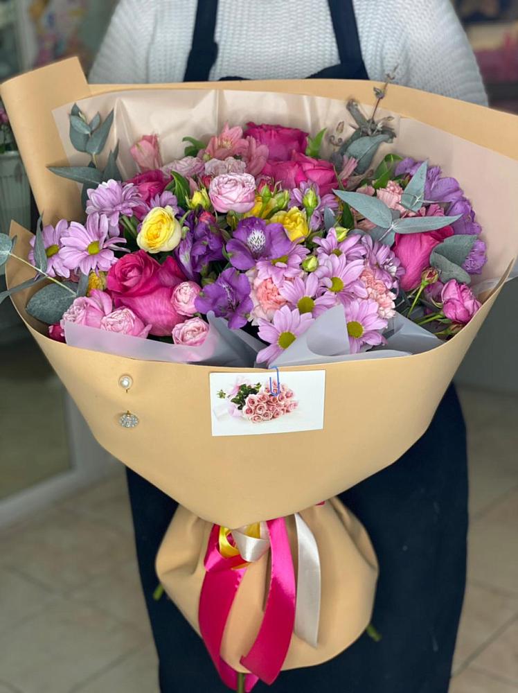 Букет цветов из: Хризантемы, Гвоздики и Альстромерии в Космодемьянский