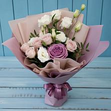 Букет цветов из:  Розы и Лизиантусы в Космодемьянский