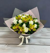 Букет цветов из:  Орхидеи и Розы в Космодемьянский