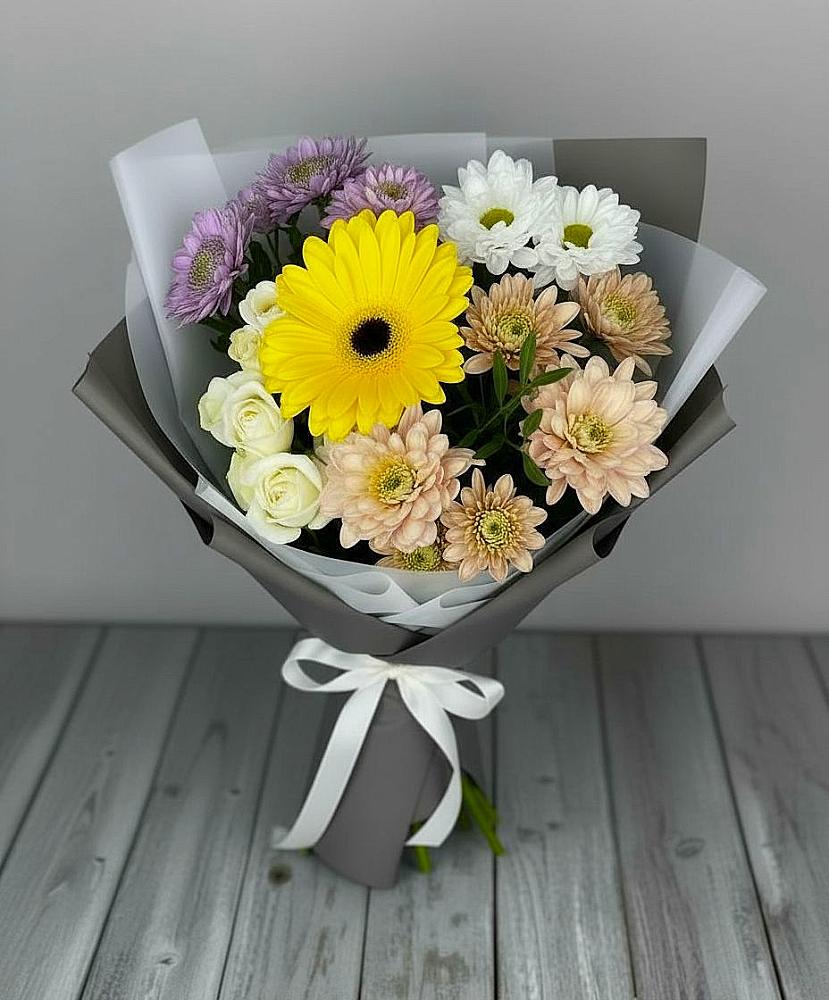 Букет цветов из: Розы, Герберы и Хризантемы в Космодемьянский