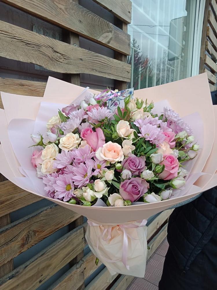 Букет цветов из: Розы и Хризантемы в Космодемьянский