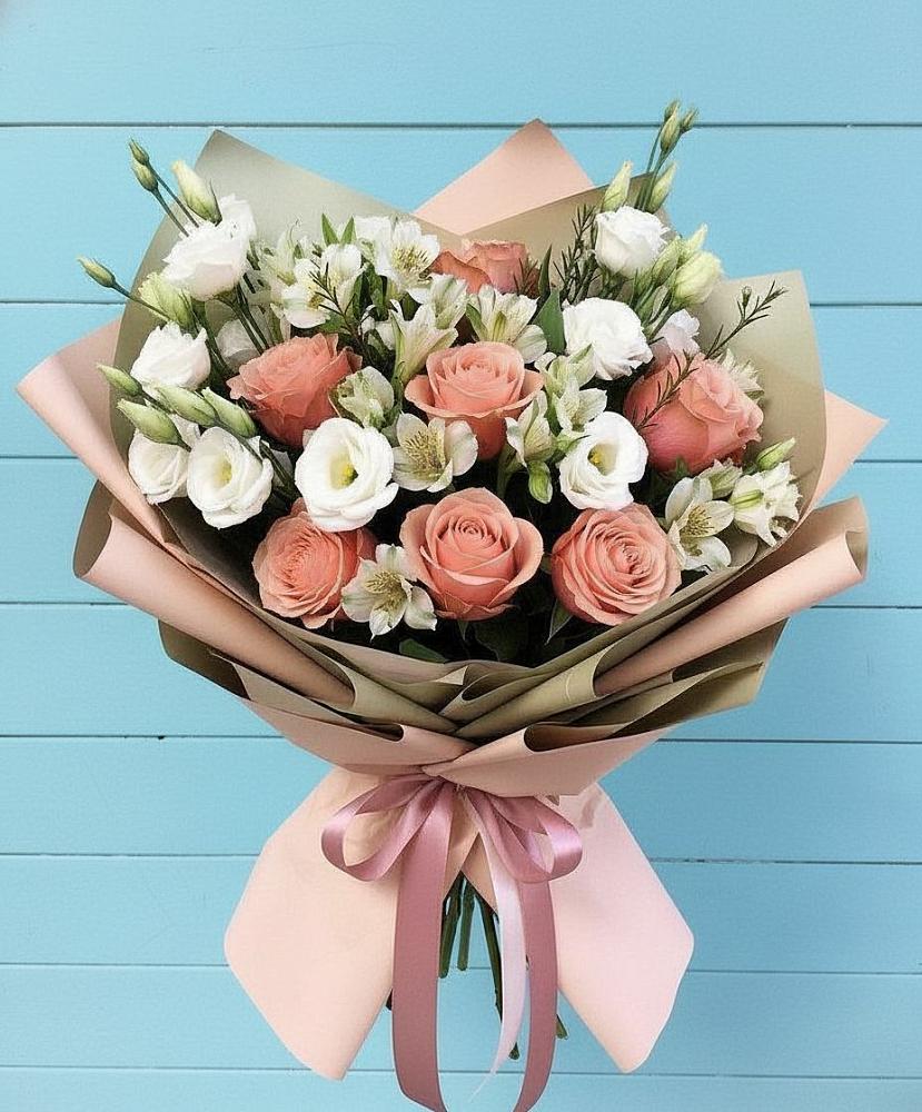 Букет цветов из: Розы, Альстромерии и Лизиантусы в Космодемьянский