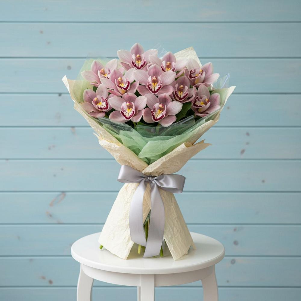 Букет цветов из: Орхидеи и Розы в Космодемьянский