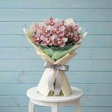 Букет цветов из:  Орхидеи и Розы #REPLACE_PRED# Космодемьянский