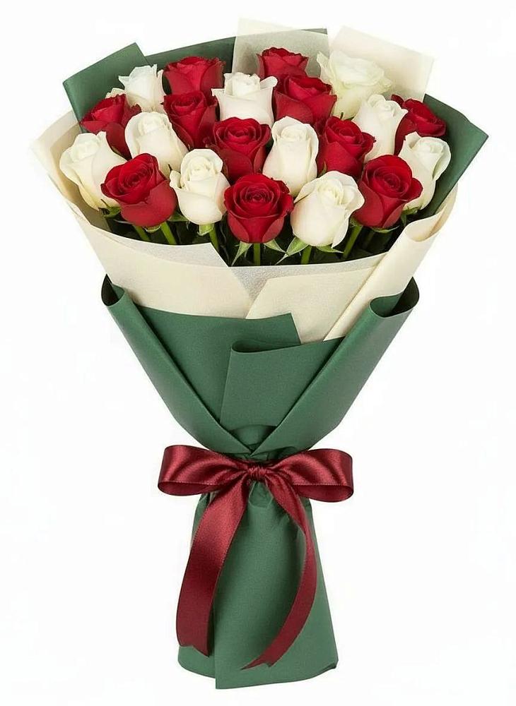Букет Микс из красных и белых роз в Космодемьянский