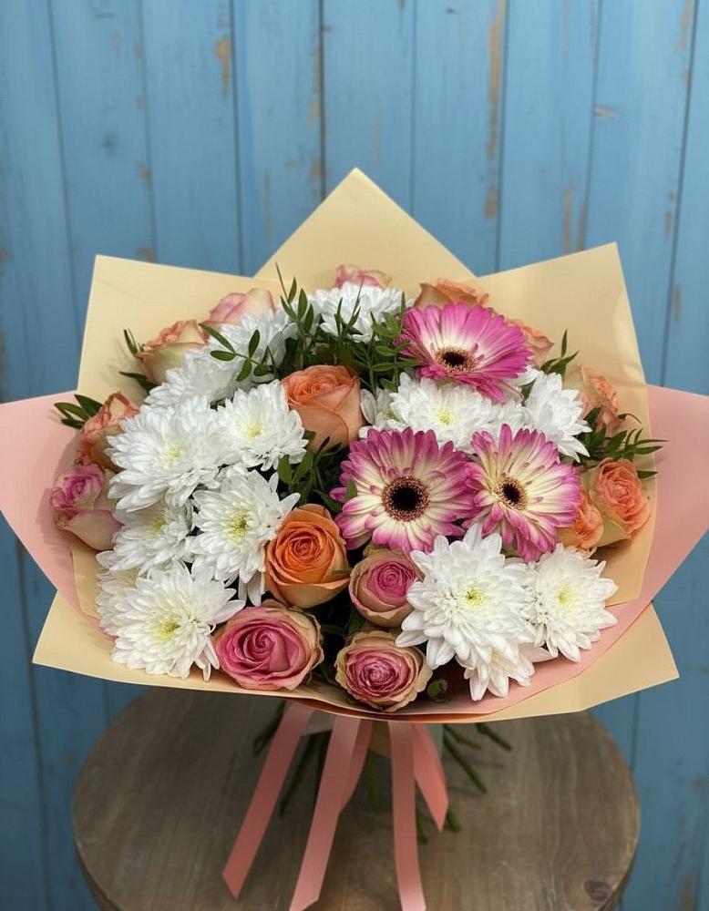 Букет цветов из: Розы, Герберы и Хризантемы в Космодемьянский
