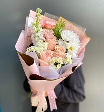 Букет цветов из:  Хризантемы и Розы в Космодемьянский