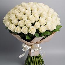 Букет 101 беля роза Белоснежка в Космодемьянский