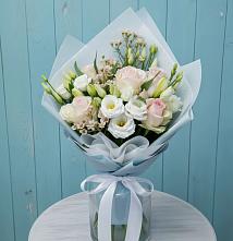 Букет цветов из:  Розы и Лизиантусы в Космодемьянский