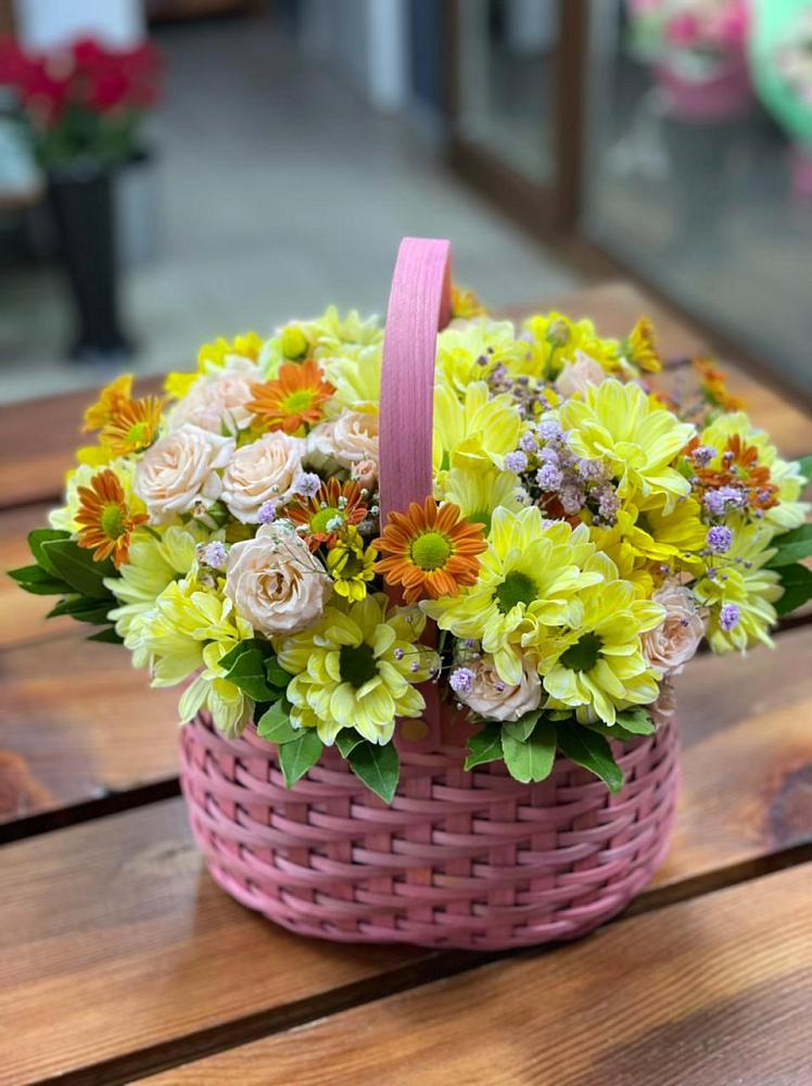 Цветочная композиция из Хризантемы и Розы в корзине в Космодемьянский