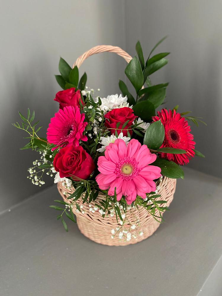 Цветочная композиция из Розы, Хризантемы и Герберы в корзине в Космодемьянский