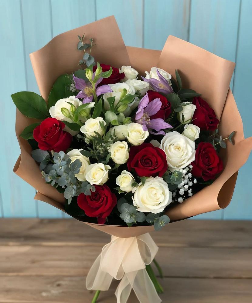 Букет цветов из: Розы и Альстромерии в Космодемьянский